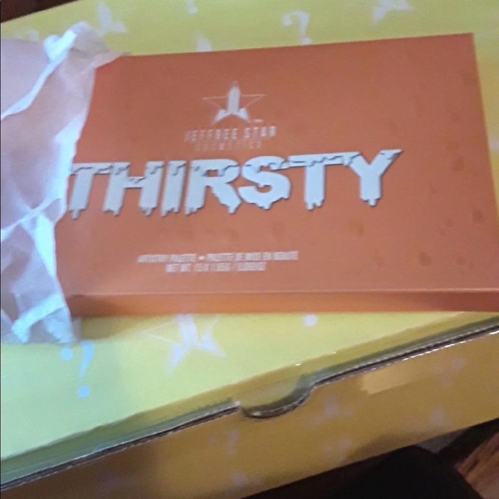 Jeffree Star Thirsty eyeshadow palette